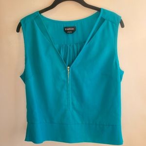 BEBE Women's Blue Zipper Front V-Neck Top - Large